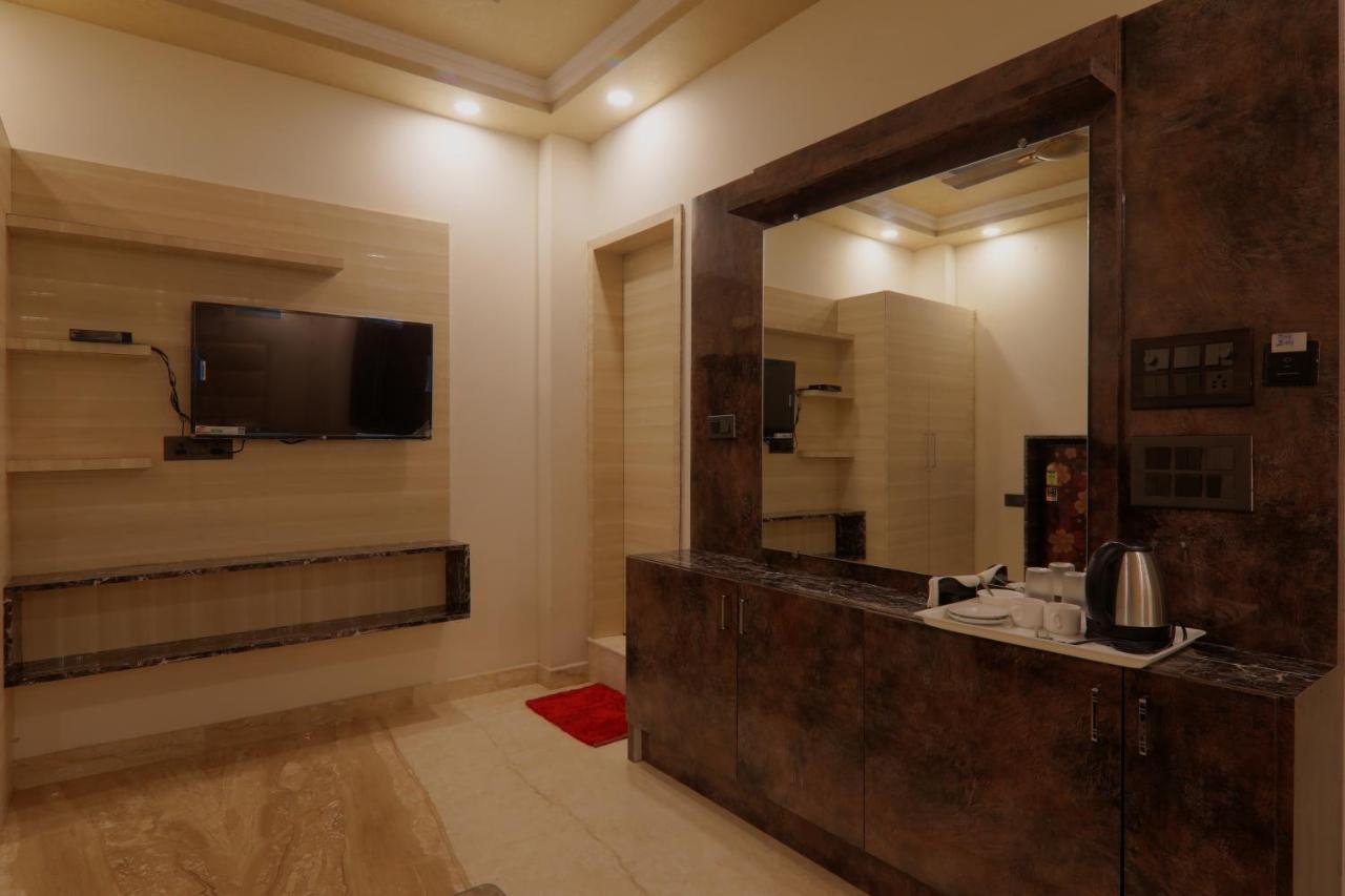 Shri Tirupati Residency Hotel Lucknow Buitenkant foto
