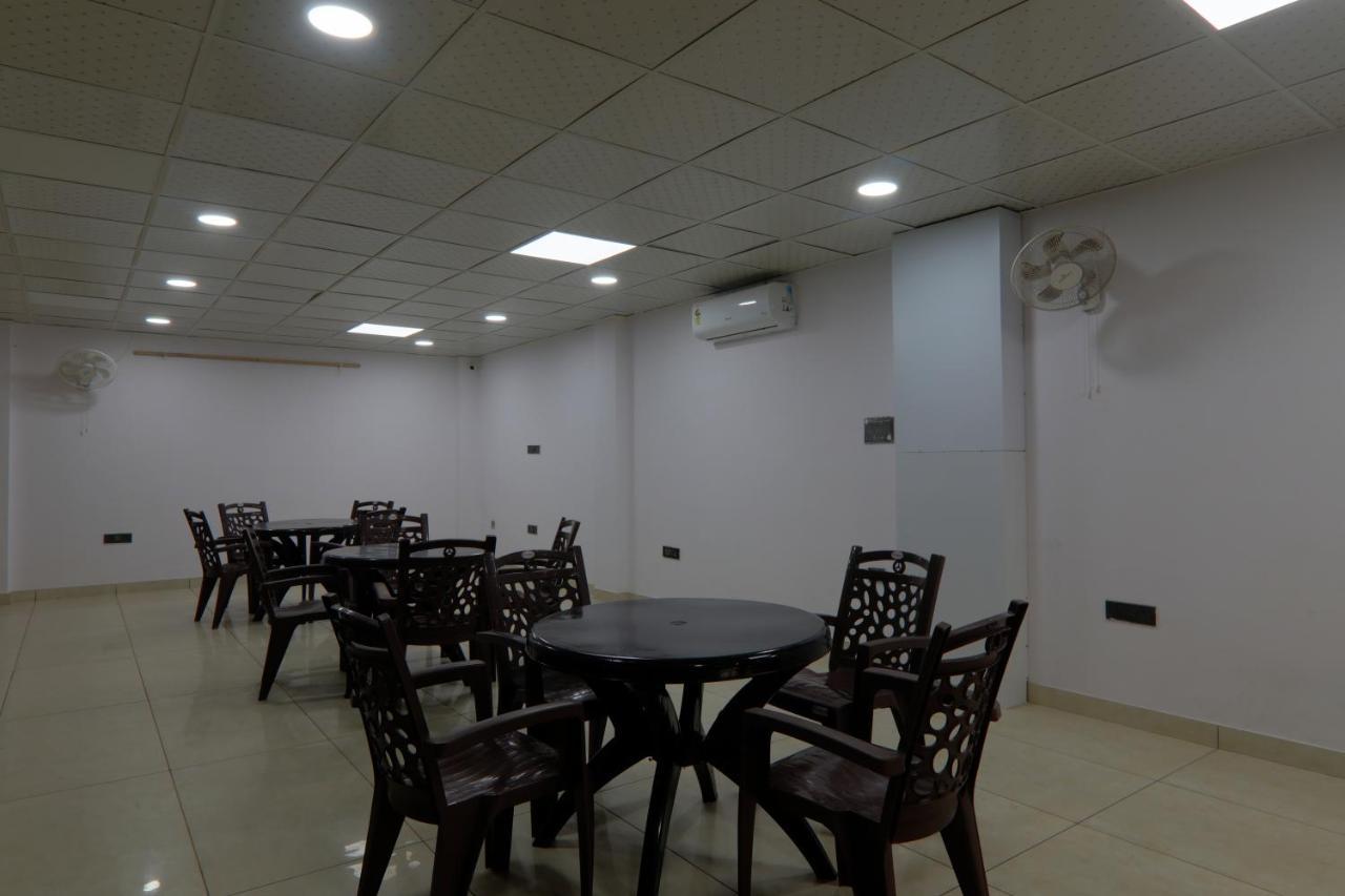 Shri Tirupati Residency Hotel Lucknow Buitenkant foto