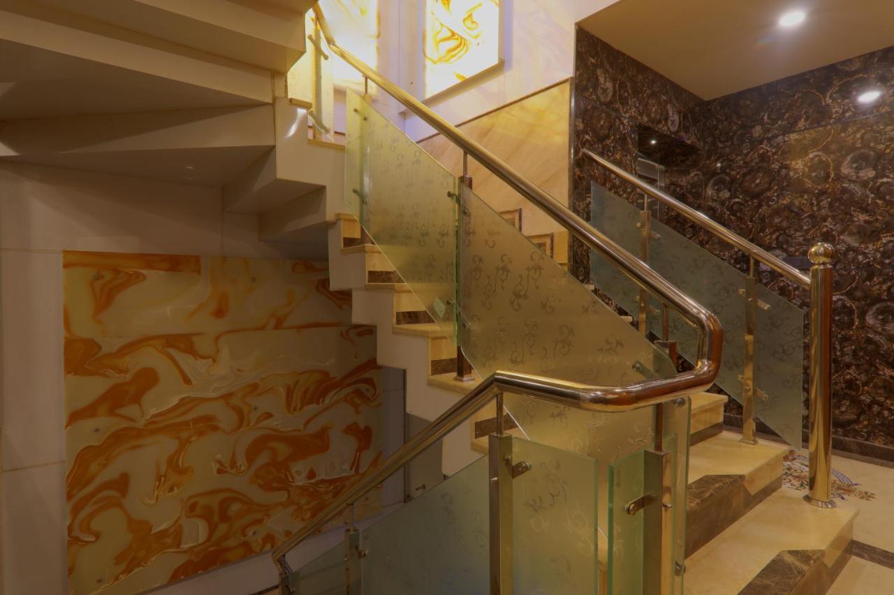 Shri Tirupati Residency Hotel Lucknow Buitenkant foto